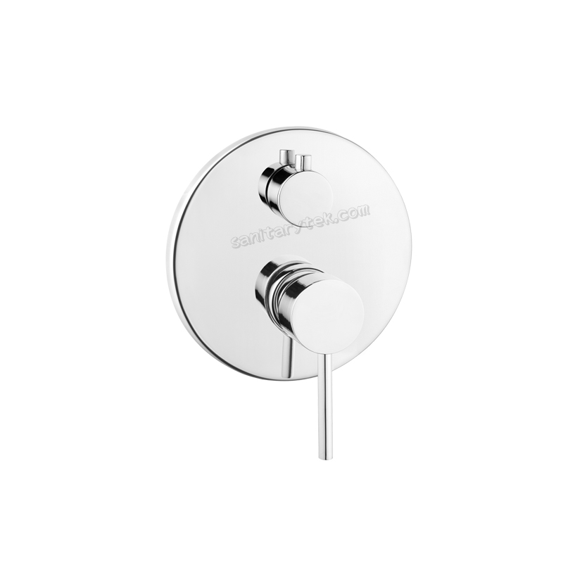 Concealed bath/shower mixer with diverter