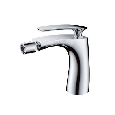 Single handle bidet faucet in chrome